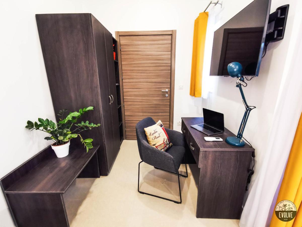 Evolve Coliving Guesthouse Слима Экстерьер фото