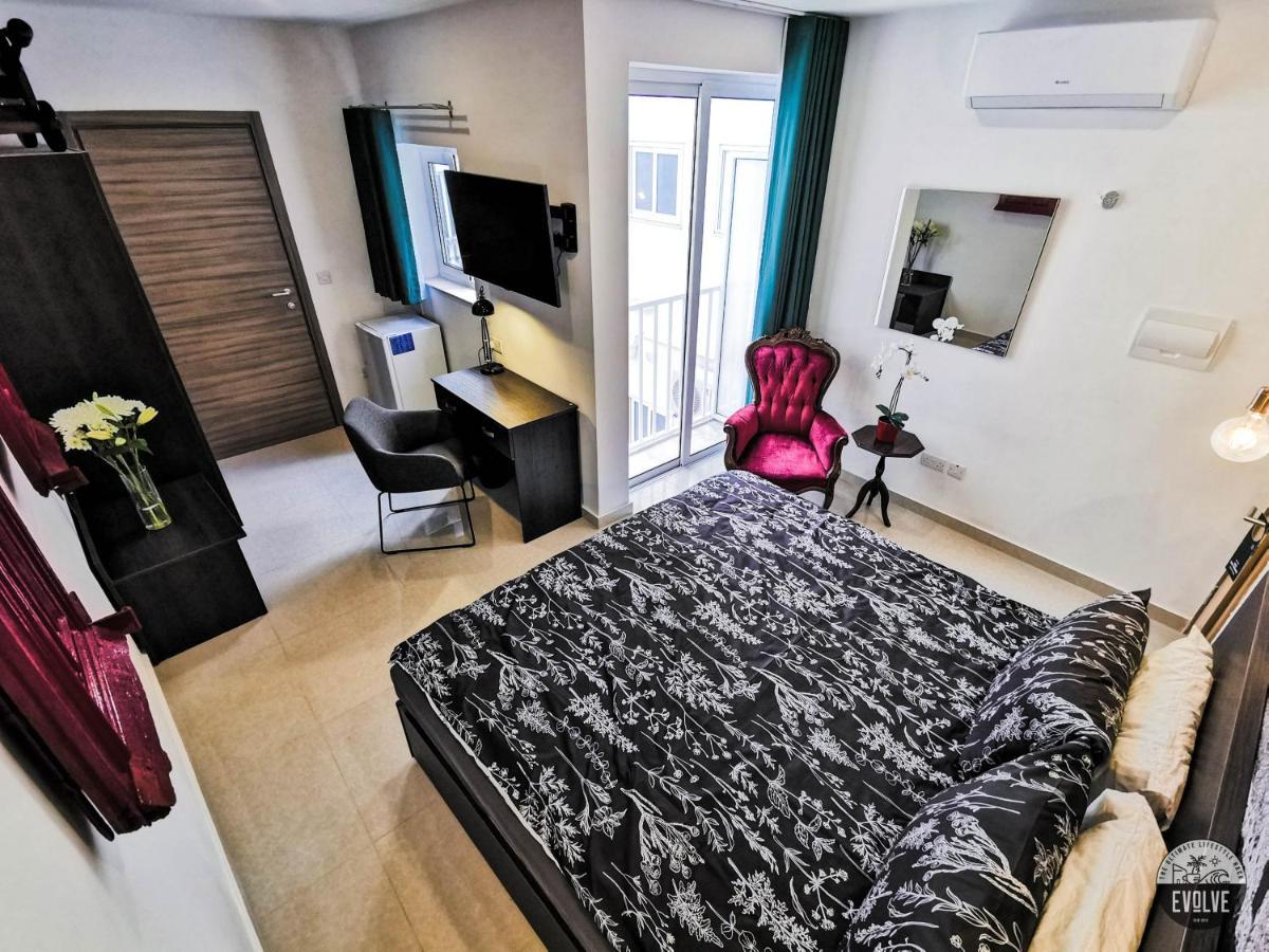 Evolve Coliving Guesthouse Слима Экстерьер фото