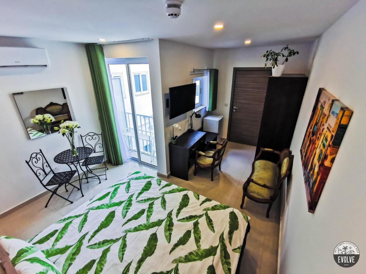 Evolve Coliving Guesthouse Слима Экстерьер фото