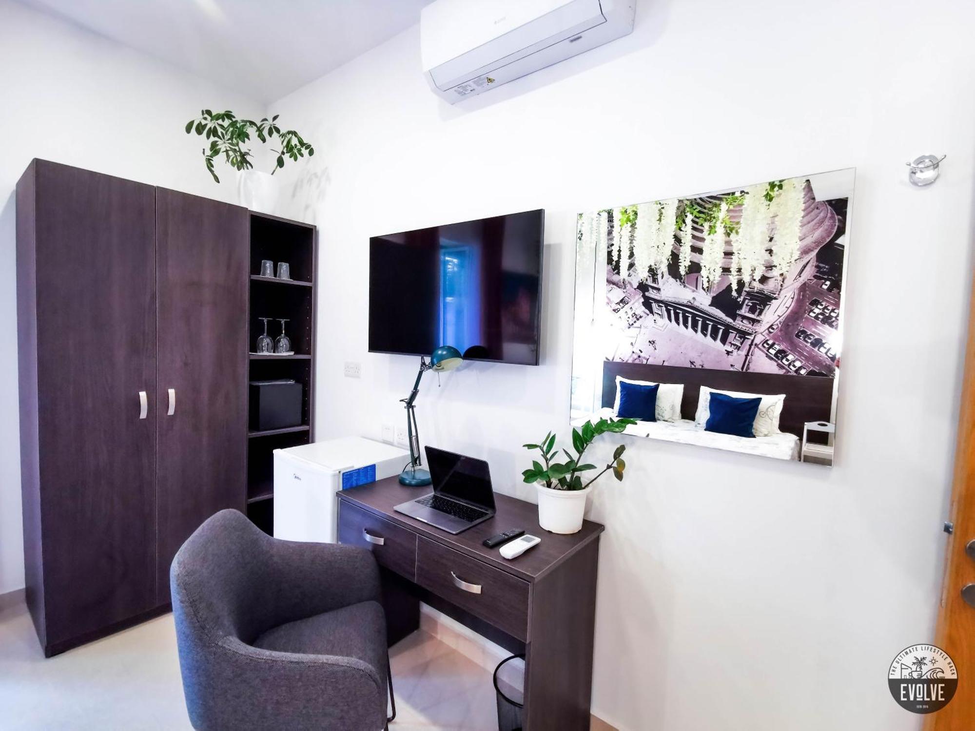 Evolve Coliving Guesthouse Слима Номер фото