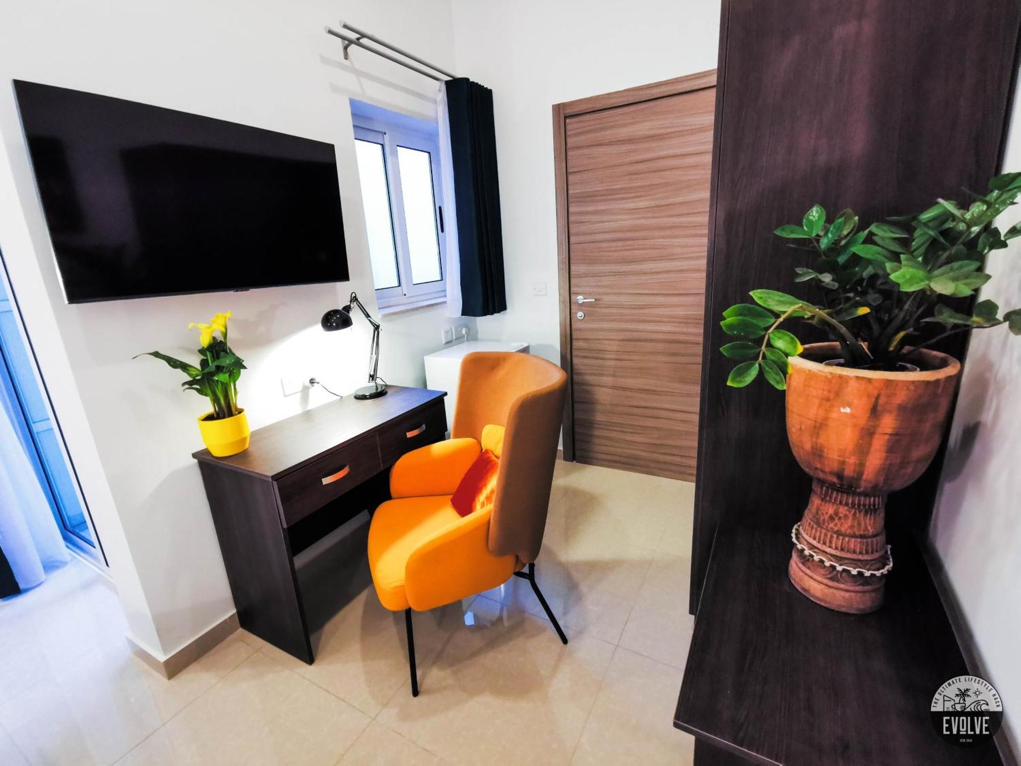 Evolve Coliving Guesthouse Слима Номер фото