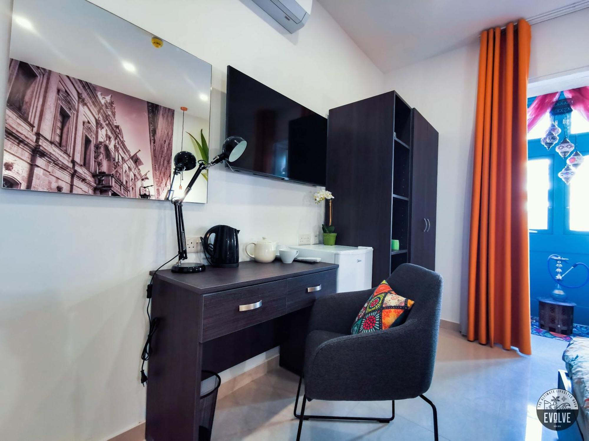 Evolve Coliving Guesthouse Слима Номер фото