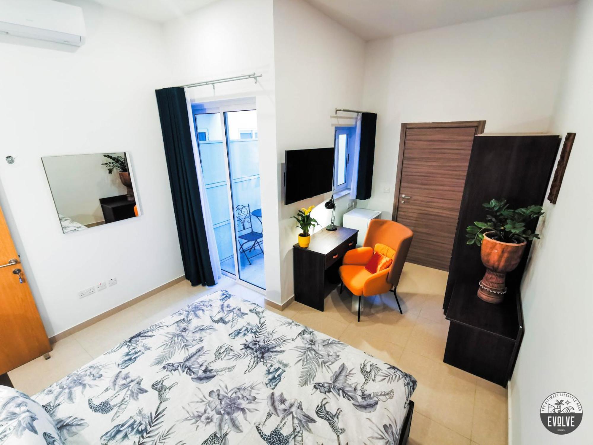 Evolve Coliving Guesthouse Слима Номер фото