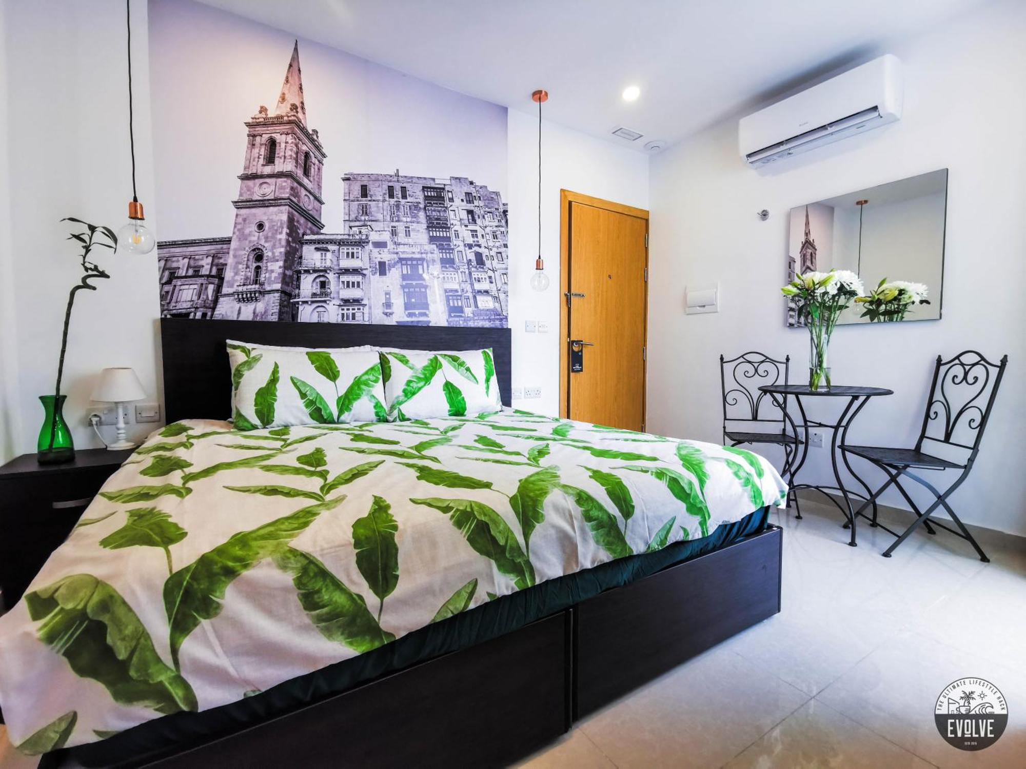 Evolve Coliving Guesthouse Слима Номер фото